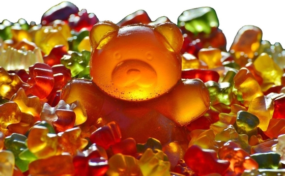 Verbessern Sie Ihre Süßigkeiten-Produktionslinie mit Gummy Bear Soft Hard Candy Making Depositor