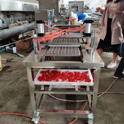 500 KG CE genehmigte automatische Gummies-Süßigkeitsproduktionsmaschine für Süßigkeitsanwendungen