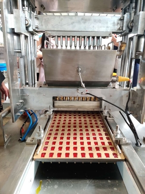 1900*900*1620mm Gummy-Making-Maschine für die automatische Produktion von Vitaminen Gummies Candy
